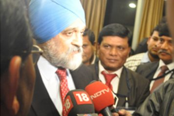 meeting_montek_singh4