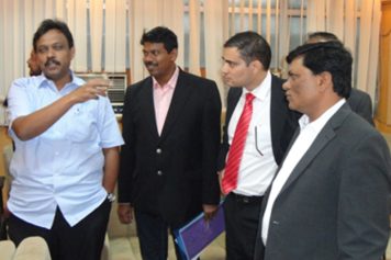 meeting_vinod_tawde1